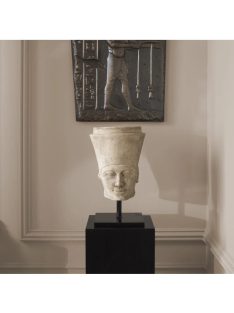 Hatsepszut mellszobra homokkő bevonattal