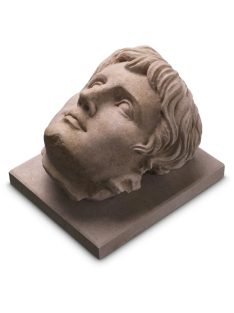 Augustus császár mellszobra homokkő bevonattal